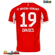 Camisa de Futebol Bayern Munich Alphonso Davies #19 Equipamento Principal 2025-26 Manga Curta